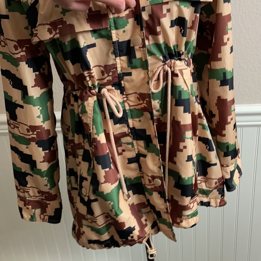 Camouflage rain jacket - Picture 3 of 7